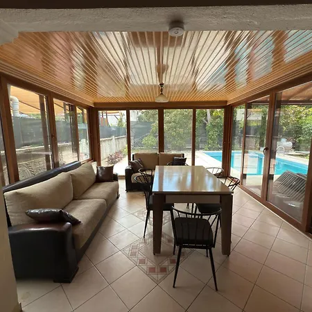 Willa Can Villa *